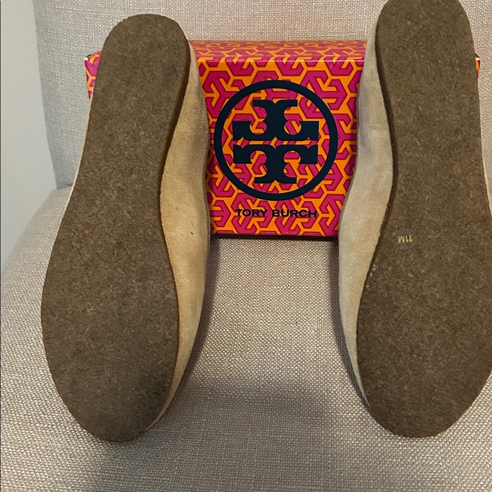 Tory Burch camel split suede slipper - Picture 2 of 4
